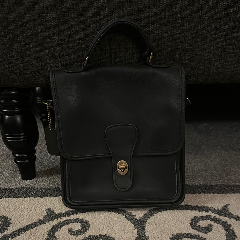 Vintage Coach Willis Sachel